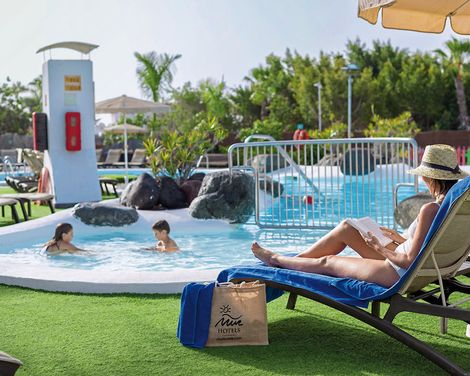 Mur Bungalows Parque Romántico-1