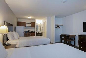 Hotel, Travelodge by Wyndham Kamloops Mountview