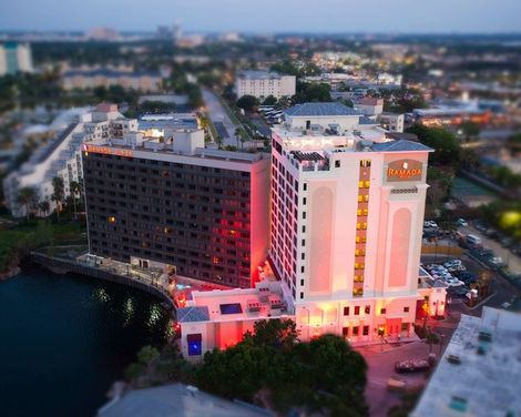 Ramada Plaza by Wyndham Orlando Resort & Suites International Drive-4