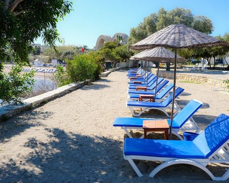 Maya Bistro Hotel Beach-2