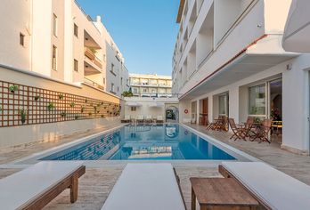 Hotel, Zephyros Hotel