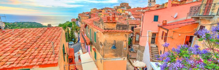 Blick auf das farbenfrohe Capoliveri