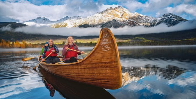 Kanufahrer auf dem Pyramid Lake