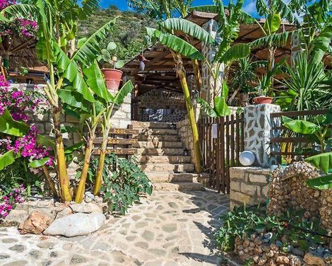 Stone Village Petrino Horio-3