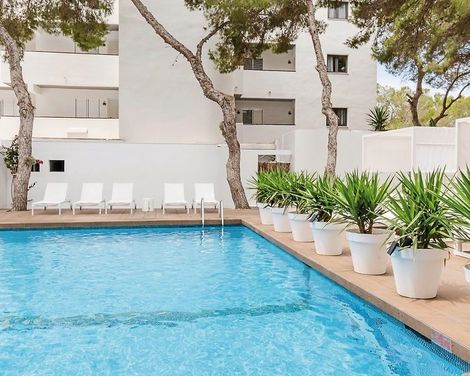 Apartamentos Es Pujols-3