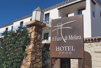 Hotel, Hotel il Faro di Molara