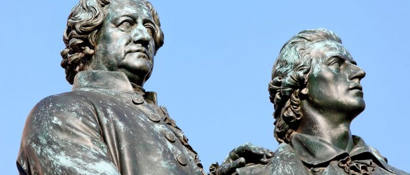 Statue von Goethe und Schiller