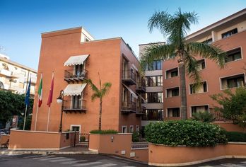 Hotel, Artemis
