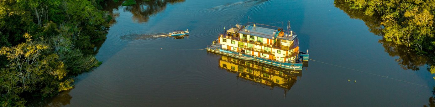 MS Jangada mitten auf dem Amazonas