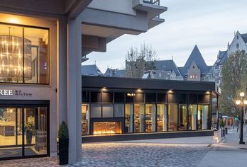 Hotel, DoubleTree by Hilton Hotel & Suites Victoria