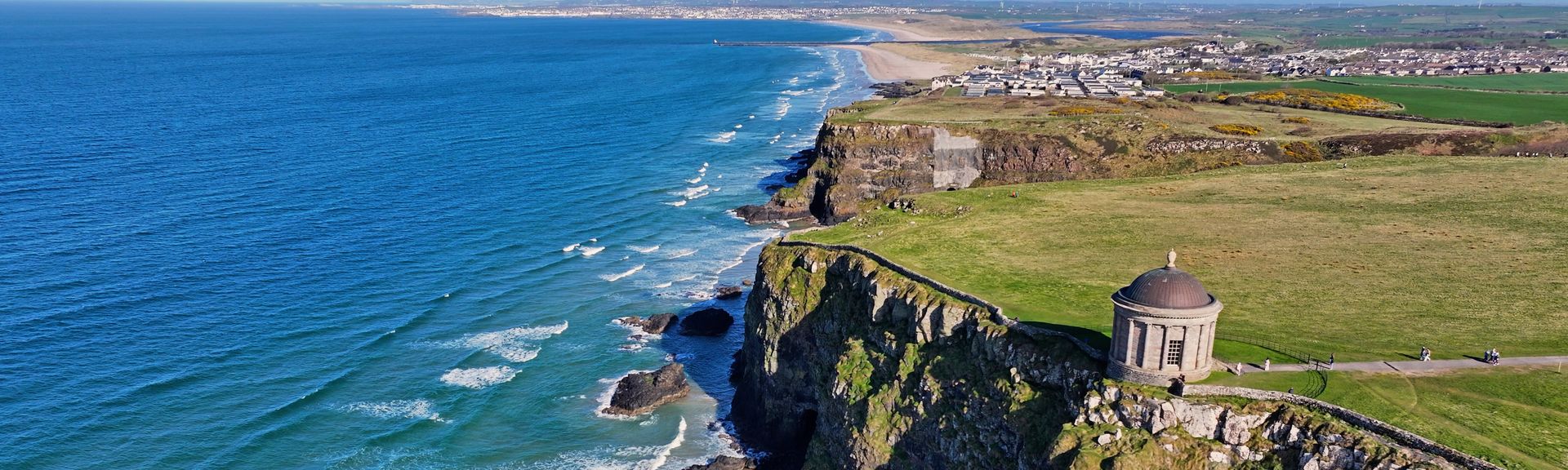 Luftaufnahme des Mussenden Temple und der Downhill Demesne Coleraine Co Derry, Nordirland