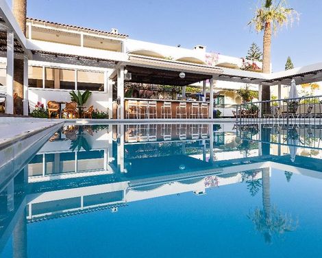 Trefon Hotel Apartments & Family Suites-2