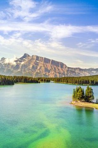Rocky Mountaineer Minnewanka Lake
