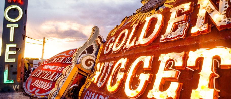 Urlaub in Las Vegas USA Schilder im Neon Museum
