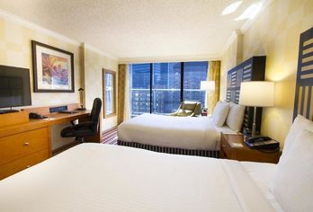 Hotel, Pinnacle Hotel Vancouver Harbourfront
