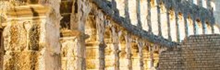 Ein Teil eines römischen Amphitheaters.