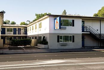 Motel 6 Modesto - Downtown
