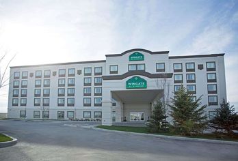 Hotel, Wingate by Wyndham Calgary Airport