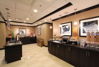 Hotel, Hampton Inn & Suites by Hilton St. John's Airport