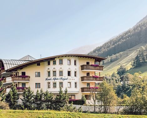 Alpin Royal Wellness Refugium & Resort Hotel-2