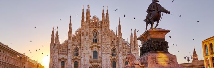 Der Mailänder Dom in Italien bei Sonnenuntergang.