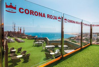 Hotel, Hotel Corona Roja