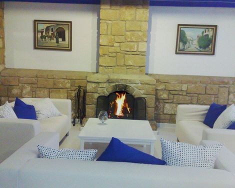 Hilltop Gardens Hotel Apartments-3