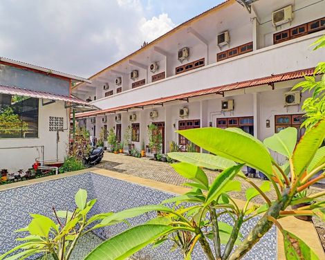 Gusti Residence by OYO Rooms-4