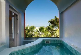 Hotel, Blue Sea Hotel & Studios