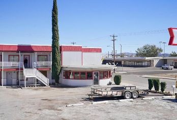 Hotel, OYO Hotel Alpine TX near University