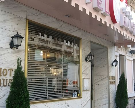 Hôtel Busby-1