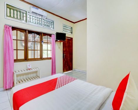 Super OYO 3261 Hotel Ratu-1