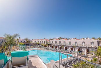 Hotel, Hotel LIVVO Los Calderones