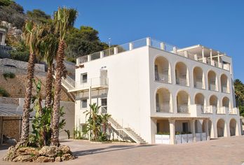 Hotel, Est Hotel