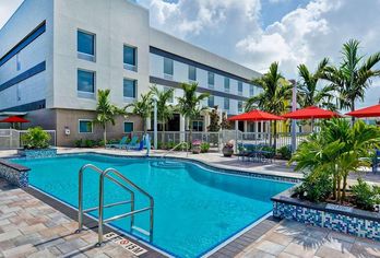 Hotel, Home2 Suites by Hilton Naples I-75 Pine Ridge Road
