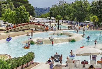 Hotel, Camping Norcenni Girasole by Happy Camp