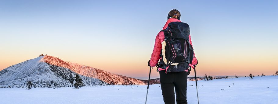 Blick auf die Schneekoppe im Abendlicht 