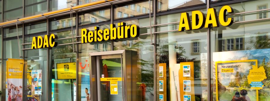 ADAC Reisebüro Außenansicht 