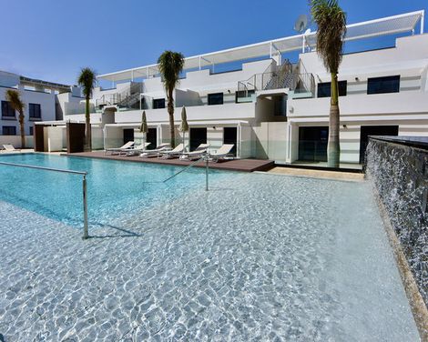 Esmeralda Cotillo Homes by LIVVO-0