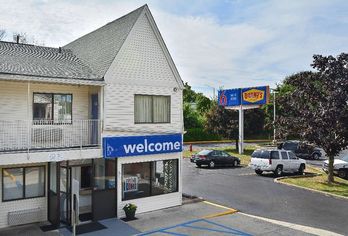 Hotel, Motel 6 Hartford Southington