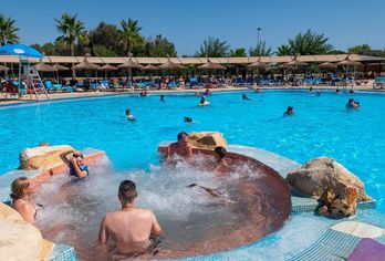 Hotel, Aparthotel Flora Park