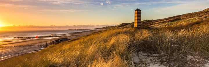 Sanddüne in der goldenen Stunde 