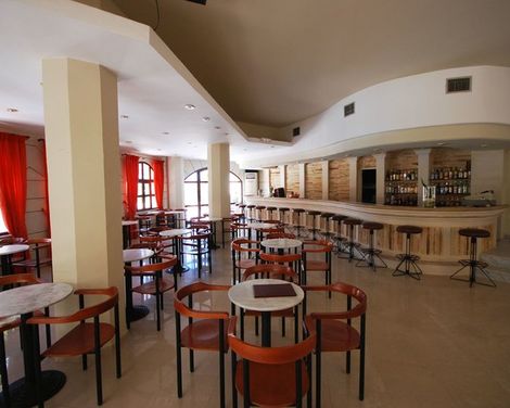 Macaris Suites & Spa-3