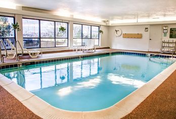 Hotel, Comfort Suites Lombard