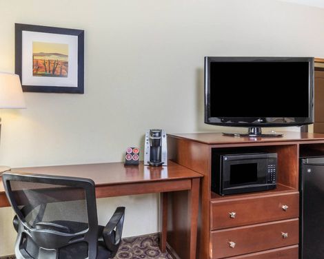 La Quinta Inn & Suites by Wyndham Las Vegas Airport South-0
