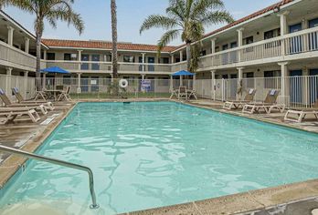 Hotel, Motel 6 Carlsbad, CA Beach