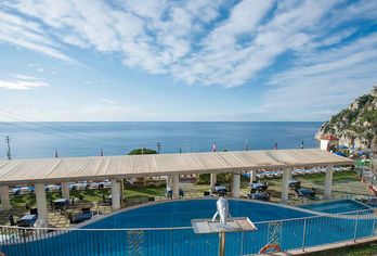 Hotel, Weber Ambassador