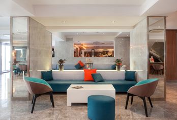 Hotel, Pebbles Resort