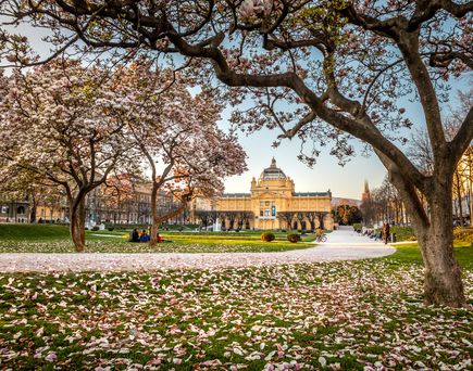 Zagreb Kroatien Städtereise Urlaub Cafés auf der Flaniermeile Tkalciceva