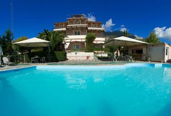 Hotel, Nostos Studios